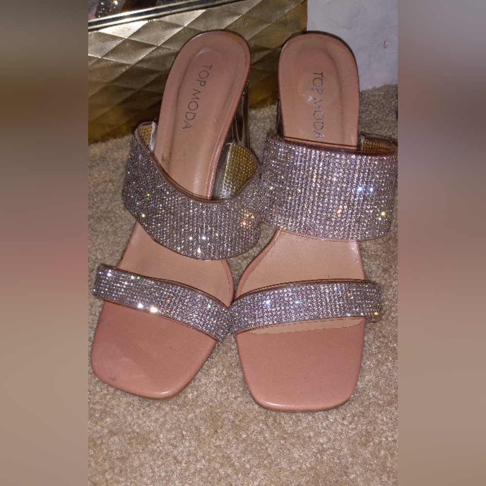 Strapless Glass Heel Slipper with rhinestones made by Top Mode.